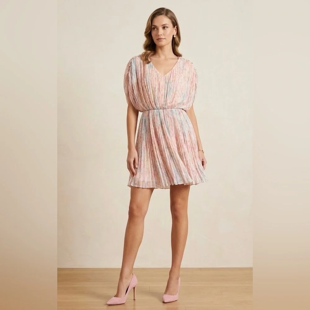Pastel Pleated Short Dress with V-Neck- Size 8- label tag was removed - Picture 1 of 12
